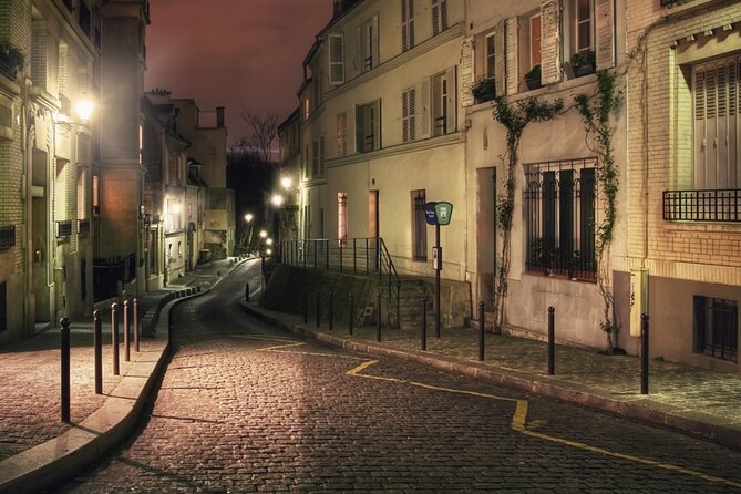Paris Murder Mystery: Death on the Seine Quest and Tour - The Louvre and the Mona Lisa mystery