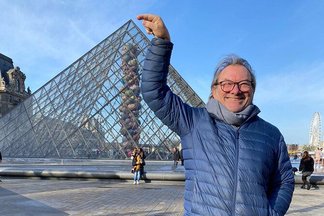 Paris Treasure Hunt – Explore the Seine from Louvre to Eiffel - Reaching the Eiffel Tower as the final reward