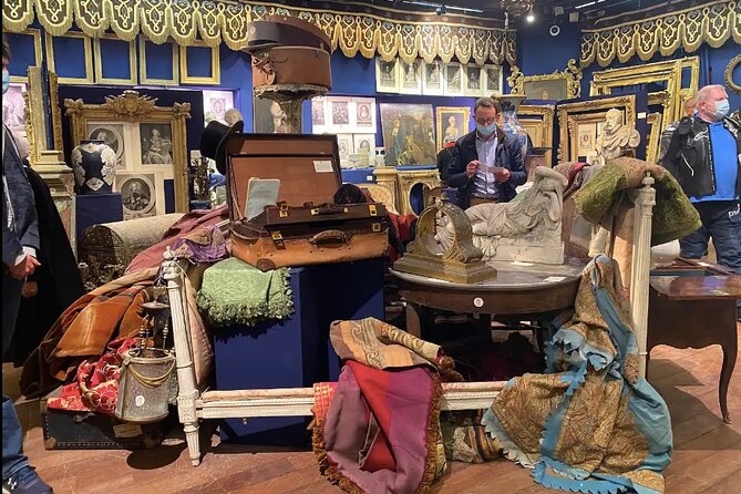 Paris Treasure Hunt to the Auction Rooms - The Café Conversation in the 9th Arrondissement