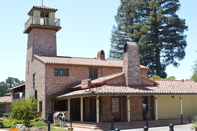Paso Robles Scavenger Hunt Walking Tour and Game - Downtown City Park and the Acorn Building