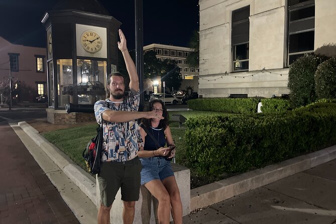 Pensacola Love in the City Date Tour & Scavenger Hunt - The right expectations for the romantic theme