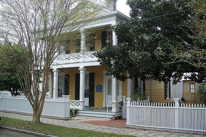 Pensacola Most Haunted Ghost Tour & Scavenger Hunt - Why this Pensacola ghost hunt feels different