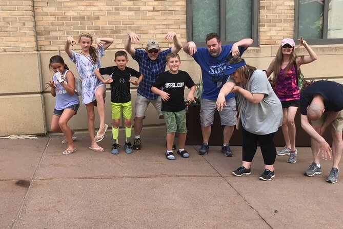 Phoenix City Scavenger Hunt by Wacky Walks - The remote host and the private group setup