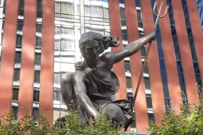 Portland Scavenger Hunt Adventure - Walking or Taking the Portland Streetcar