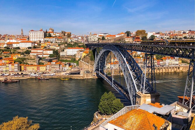 Porto Scavenger Hunt and Sights Self-Guided Tour - Torre dos Clérigos and the uphill reality