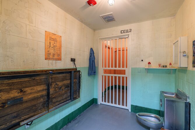 Prison Break Alcatraz Escape Room in Fisherman's Wharf - Inside the cell, teamwork matters more than one clever person