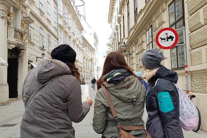 Private City Discovery walk - Historical Treasure hunt - The Jewish Quarter and Responsible Historical Context