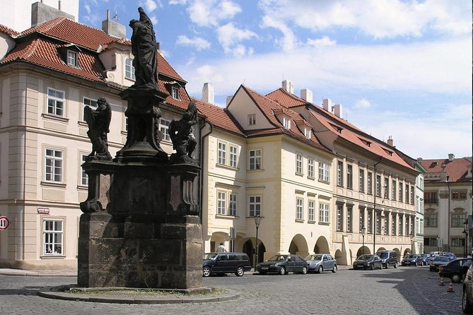 Private Lesser Town tour - Historical Treasure Hunt - Checkpoints every 300 to 400 meters