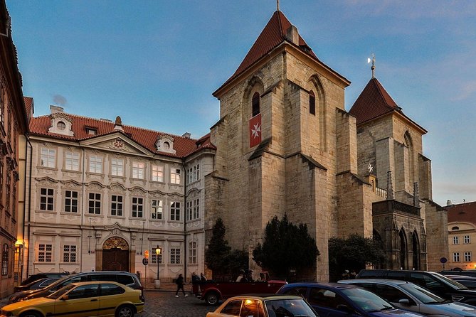 Private Lesser Town tour - Historical Treasure Hunt - Meeting Václavs from different centuries