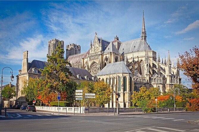 Reims Scavenger Hunt and Highlights Self Guided Audio Tour - Place Drouet-dErlon and Porte de Mars
