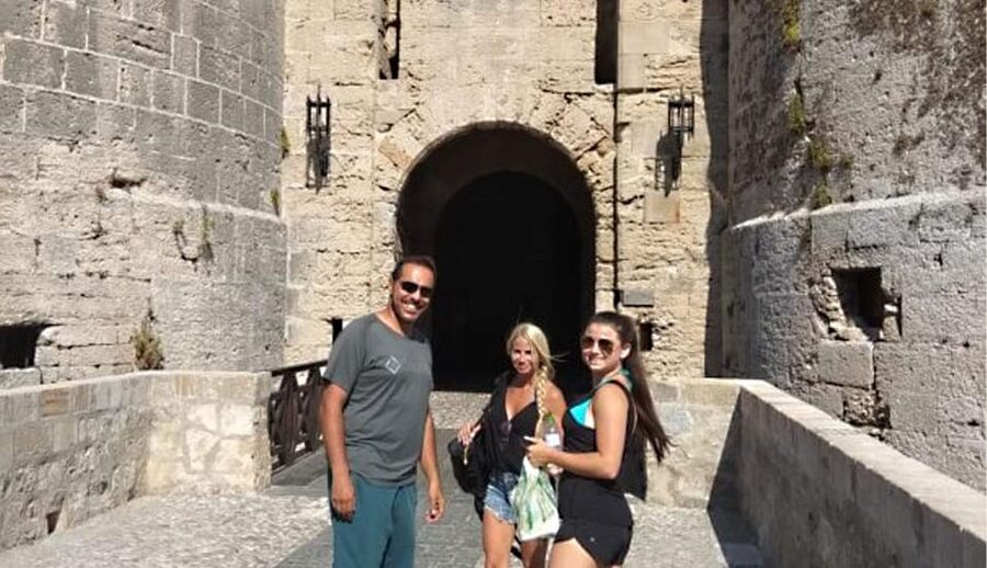 Rhodes: Private Medieval City Treasure Hunt with Food Stop - A medieval mission instead of a standard walking tour
