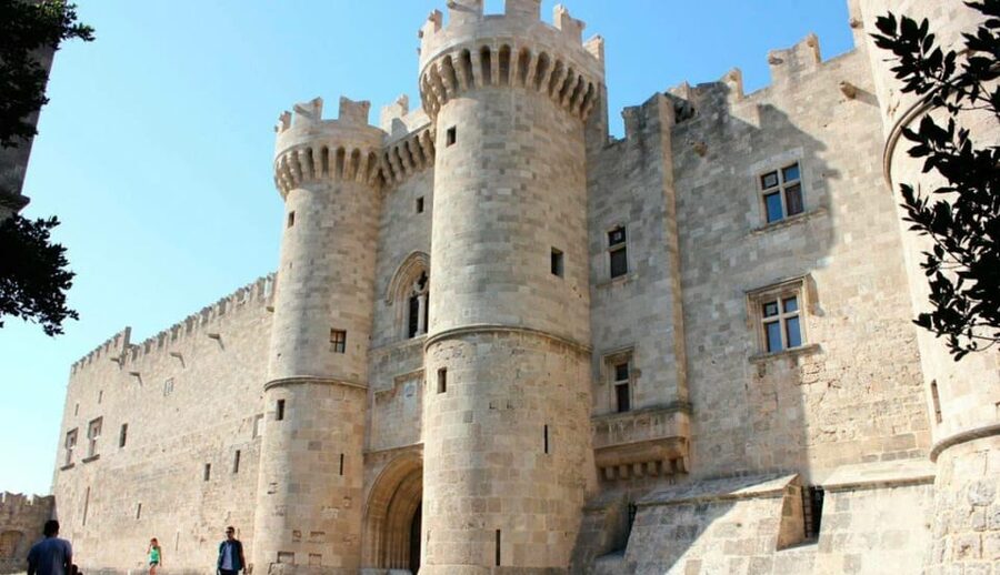 Rhodes: Private Medieval City Treasure Hunt with Food Stop - Ottoman and Jewish landmarks along the way