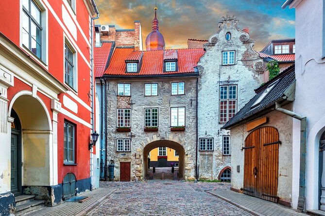 Riga Scavenger Hunt and Highlights Self Guided Audio Tour - What the Audio Stories Add
