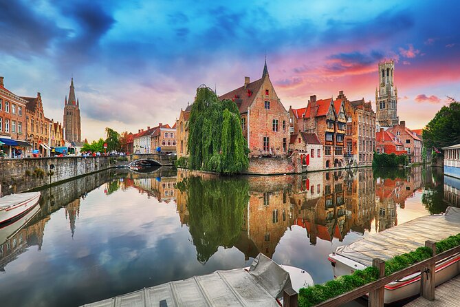 Romantic Bruges: Love Between the Canals Exploration Game - A romantic puzzle walk through Bruges