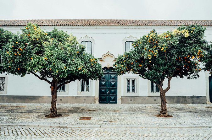 Romantic Faro: Whisper of Love Exploration Game and Tour - The legends of Arco de Repouso