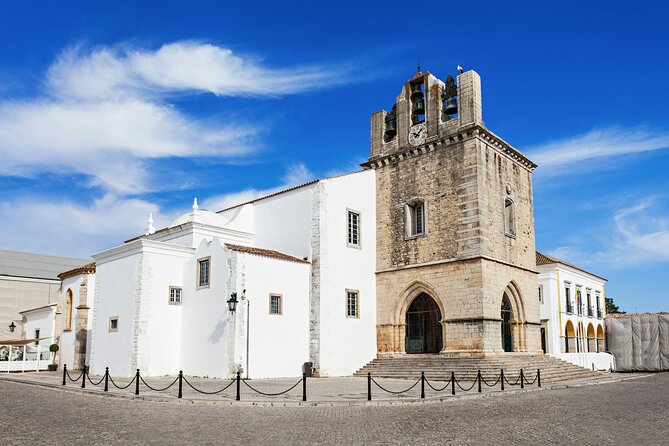 Romantic Faro: Whisper of Love Exploration Game and Tour - Two sides of Faro at the municipal museum