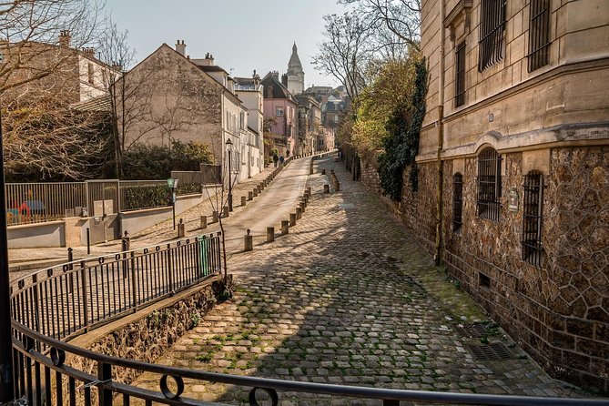 Romantic Montmartre: Paris Lost Lovers Exploration Game and Tour - Why this game works in Montmartre
