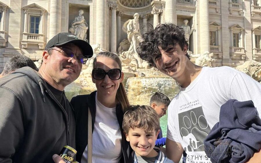 Rome: Treasure Hunt for Kids and Families Trevi and Pantheon - Starting at Piazza Mignanelli