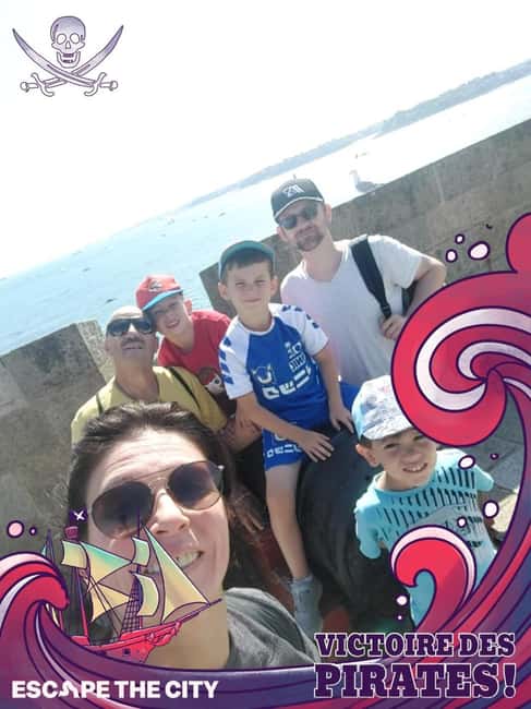 Saint-Malo: Outdoor Escape Game - In the wake of the Corsair - The corsair story and the black flag choice
