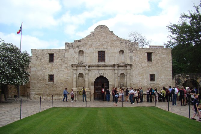 San Antonio Scavenger Hunt Adventure - Starting at the Alamo