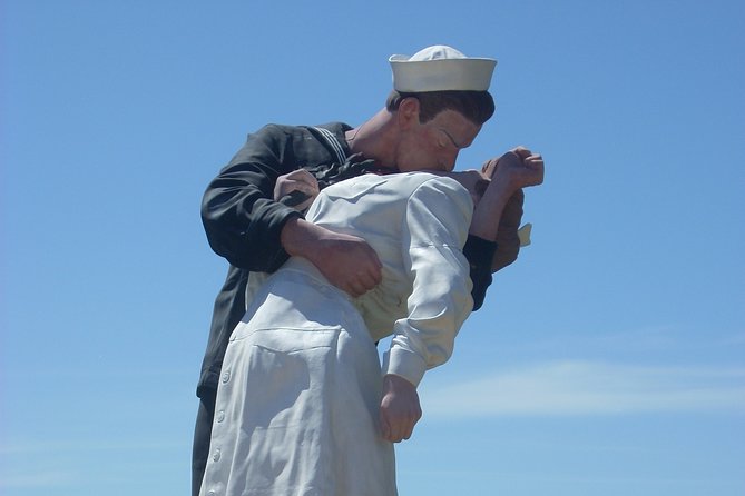 San Diego Scavenger Hunt Adventure - Waterfront Park keeps the route flexible