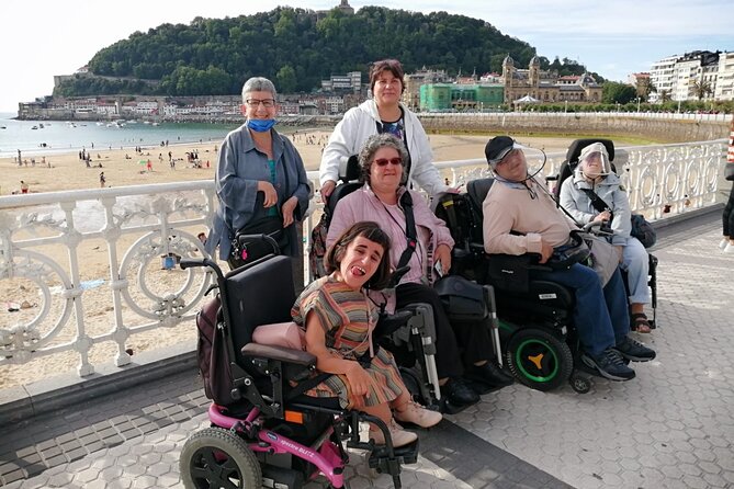 San Sebastián escape game, mystery of Santo Tomás and Santa Clara - Walking through central Donosti
