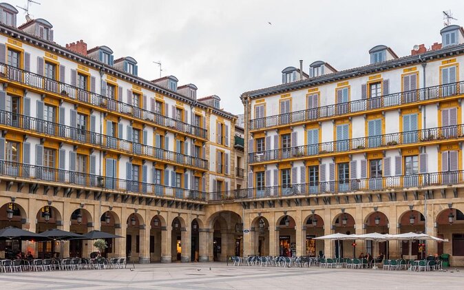 San Sebastian: Old Town Exploration Game and Tour - Mari’s story turns the Old Town into a puzzle