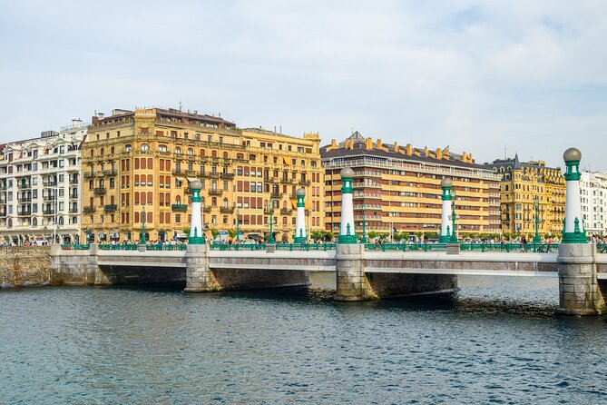 San Sebastian: Old Town Exploration Game and Tour - The app problem you should prepare for