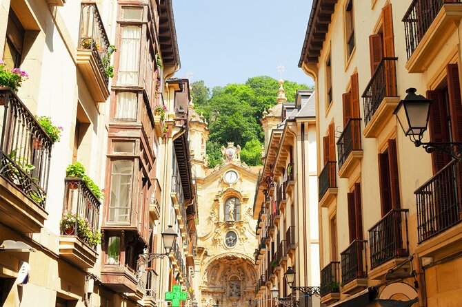 San Sebastian Scavenger Hunt & Highlights Self Guided Audio Tour - Buen Pastor Cathedral and Don Quijote y Sancho Panza