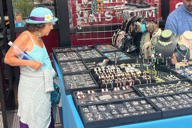 Santa Fe Follies Scavenger Hunt - Chocolate + Cashmere brings shopping into the game