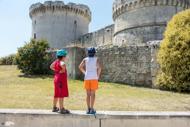 Sassi di Matera: Treasure Hunt in the Sassi - Piazzetta Pascoli and the first clues