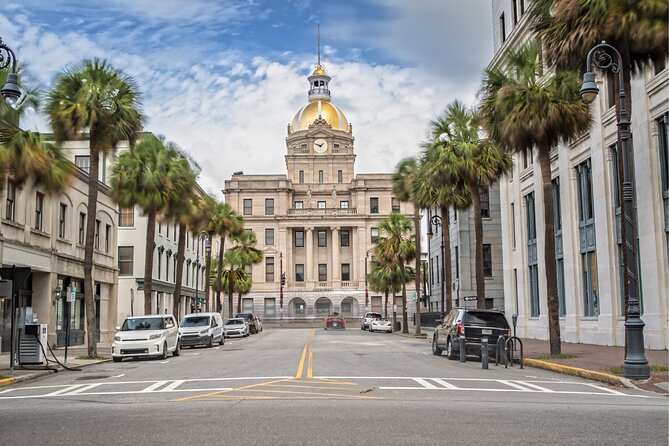Savannah Scavenger Hunt and Highlights Self Guided Audio Tour - Starting beneath the oaks at Forsyth Park