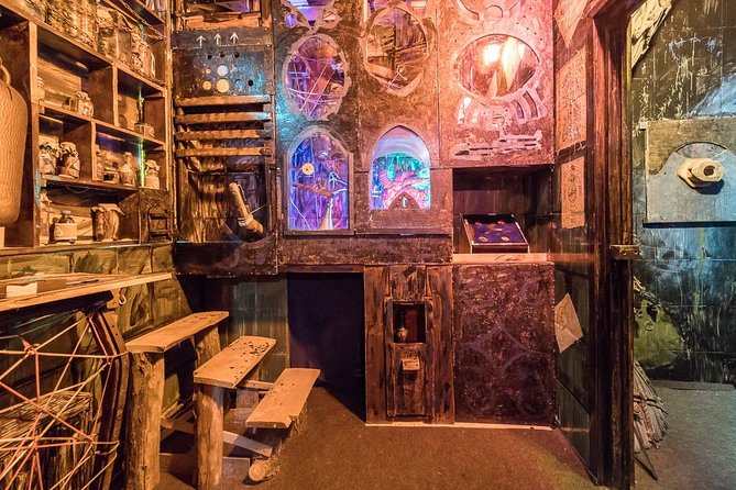 Save King's Landing - In search of Wildfire | Escape Room Brasov - The hosts shape the experience