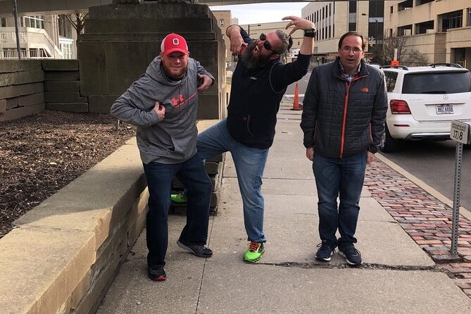 Scavenger Hunt Adventure in Ottawa by Wacky Walks - How the Ottawa hunt begins at 100 Elgin Street