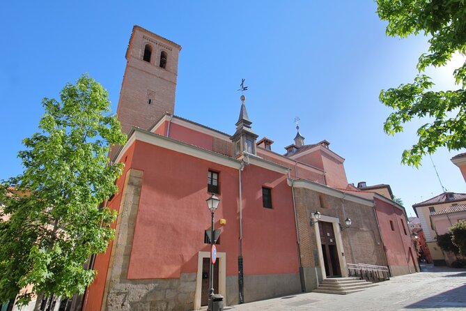 Secrets of La Latina: Self-Guided Puzzle Walk in Madrid - Taverns and the feel of old La Latina