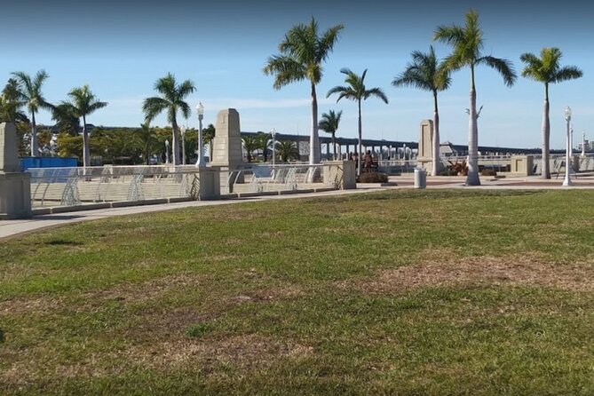 Self-Guided Fort Myers Scavenger Hunt: His Greatest Invention - Starting at 2120 Main Street