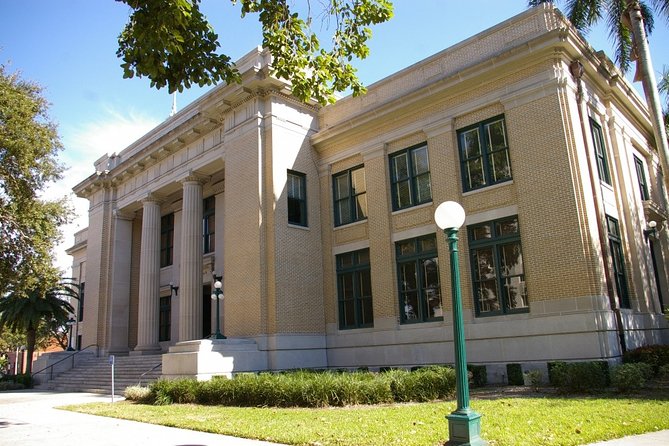 Self-Guided Fort Myers Scavenger Hunt: His Greatest Invention - Stop 6: The Fort Myers River District