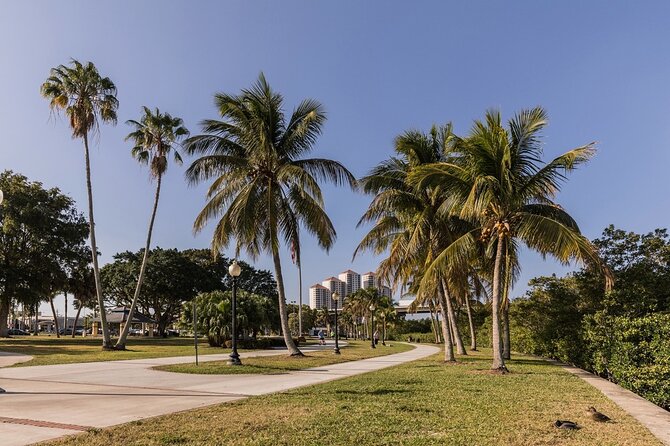 Self-Guided Fort Myers Scavenger Hunt: His Greatest Invention - Stop 1: Fort Myers Beach