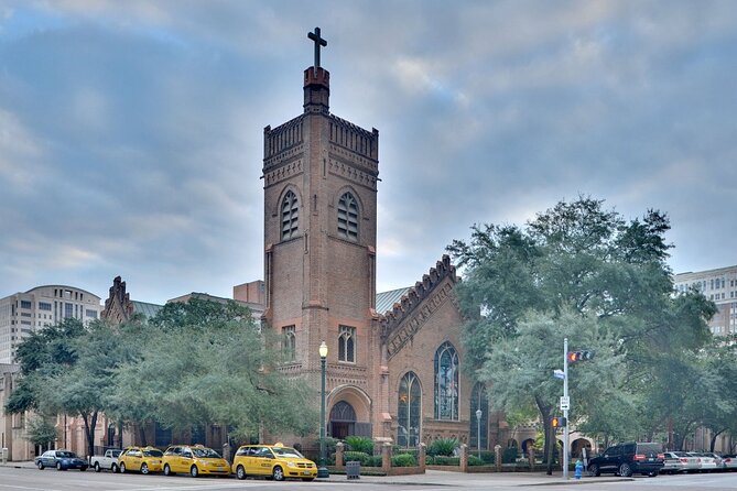 Self-Guided Houston Scavenger Hunt: Houston, We Have a Hunt - Starting at 1331 Bagby Street