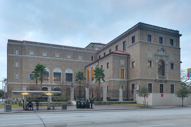 Self-Guided Houston Scavenger Hunt: Houston, We Have a Hunt - Jones Hall and the Theater District