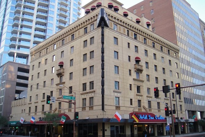Self-Guided Phoenix Scavenger Hunt: Phoenix The Sun’s Core - Orpheum Theater and the Wells Fargo Museum