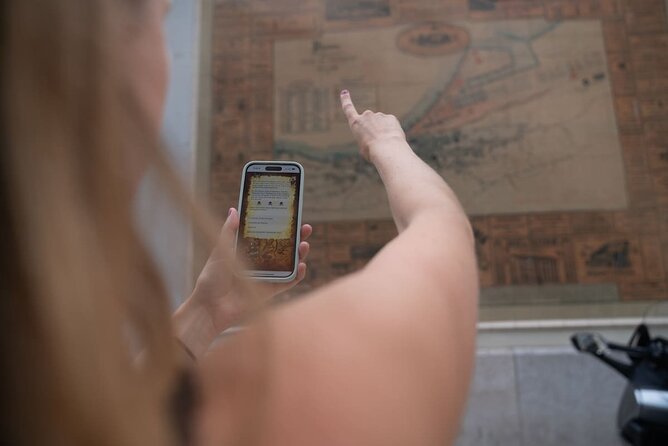 Self Guided Santander Scavenger Hunt - Starting at Plaza Porticada