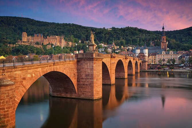 Self Guided Scavenger Hunt and Tour in Heidelberg - Choosing a language and managing the app