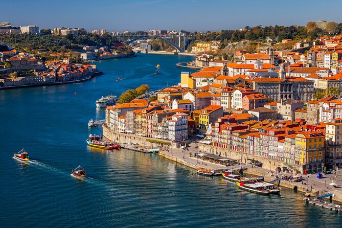 Self-Guided Scavenger Hunt and Tour in Porto - Porto Cathedral and the return to Liberdade Square
