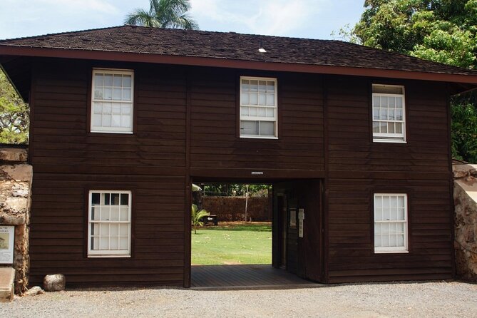 Self-Guided Scavenger Hunt: Lahaina Over The Rainbow - Banyan Court Park And Lahaina’s Public Spaces