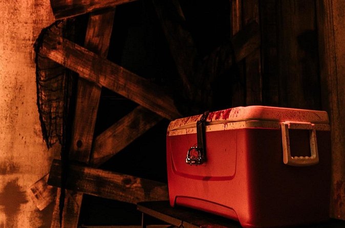 Serial Killer Escape Room in Charleston - A demanding room, not a casual hour