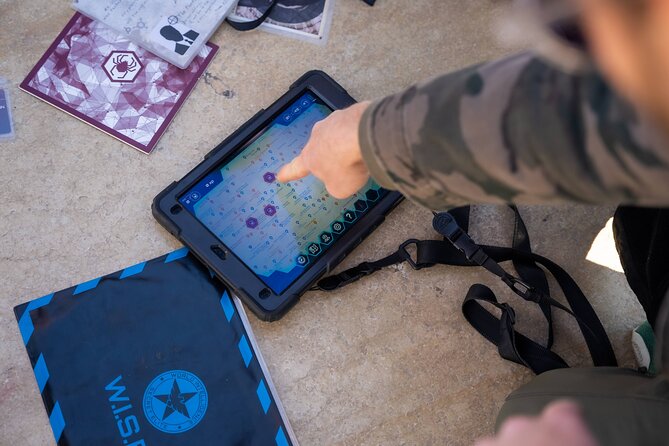 Seville: Outdoor Escape Game - Operation Mindfall - Santa Cruz streets and the search for clues