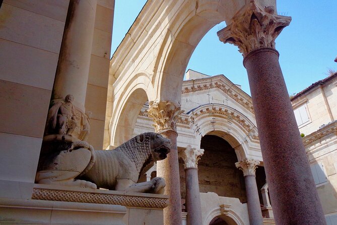 Split Scavenger Hunt and Highlights Self Guided Audio Tour - Starting at the Croatian National Theater