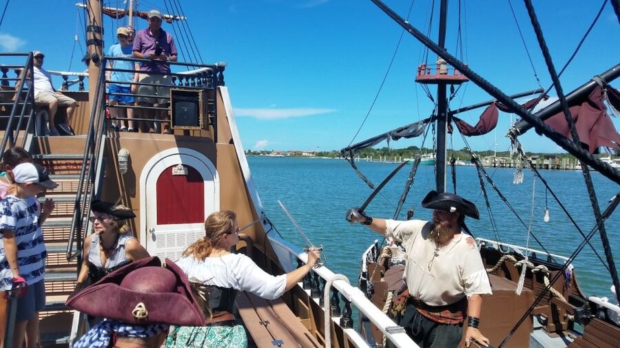 St. Augustine: Treasure Hunt Cruise with Onboard Show - What happens during the 90-minute voyage