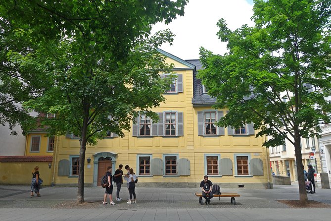 Stadtspiel scavenger hunt Weimar - independent city tour I discovery tour - The physical box requires advance planning